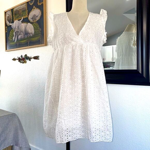 Womens V-Neck Flutter Sleeve Eyelet Detail Fit & Flare Dress White Large - Picture 1 of 9